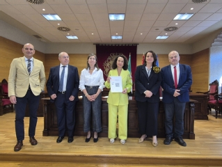 La presidenta del Tribunal Superior de Justicia de Extremadura, María Félix Tena Aragón, y miembros de la Sala de Gobierno durante la presentación de la Memoria Judicial correspondiente al año 2025